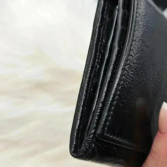 Belle de Jour patent leather wallet - Picture 7 of 16